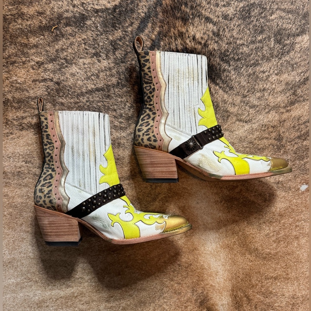 Mezcalero Yellow and White Ankle Boots